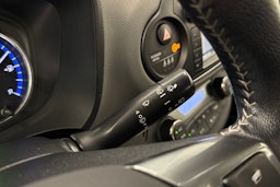 ruskea (beige) Toyota Yaris 2015 kuva 22.