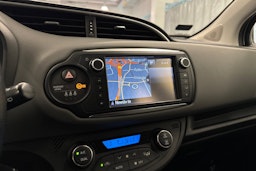 ruskea (beige) Toyota Yaris 2015 kuva 27.