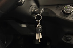 ruskea (beige) Toyota Yaris 2015 kuva 30.