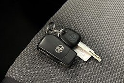 ruskea (beige) Toyota Yaris 2015 kuva 37.