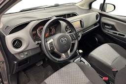 harmaa Toyota Yaris 2015 kuva 7.