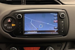 harmaa Toyota Yaris 2015 kuva 15.