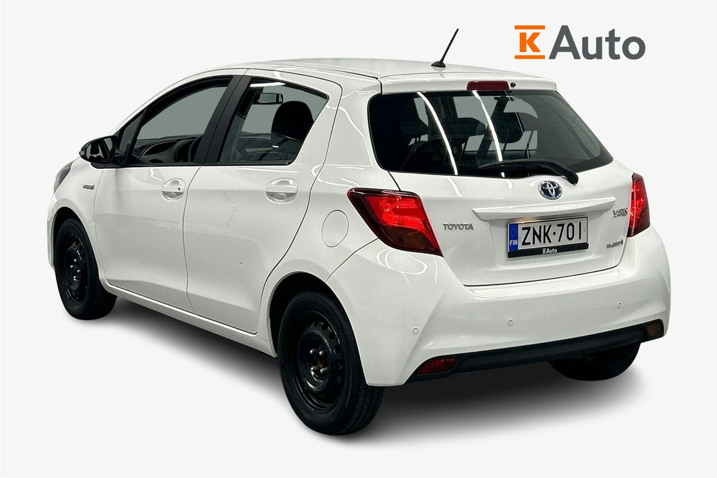 valkoinen Toyota Yaris 2015 kuva 2.