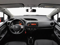 punainen Toyota Yaris 2016 kuva 2.