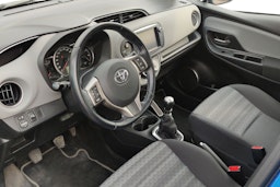 sininen Toyota Yaris 2016 kuva 3.