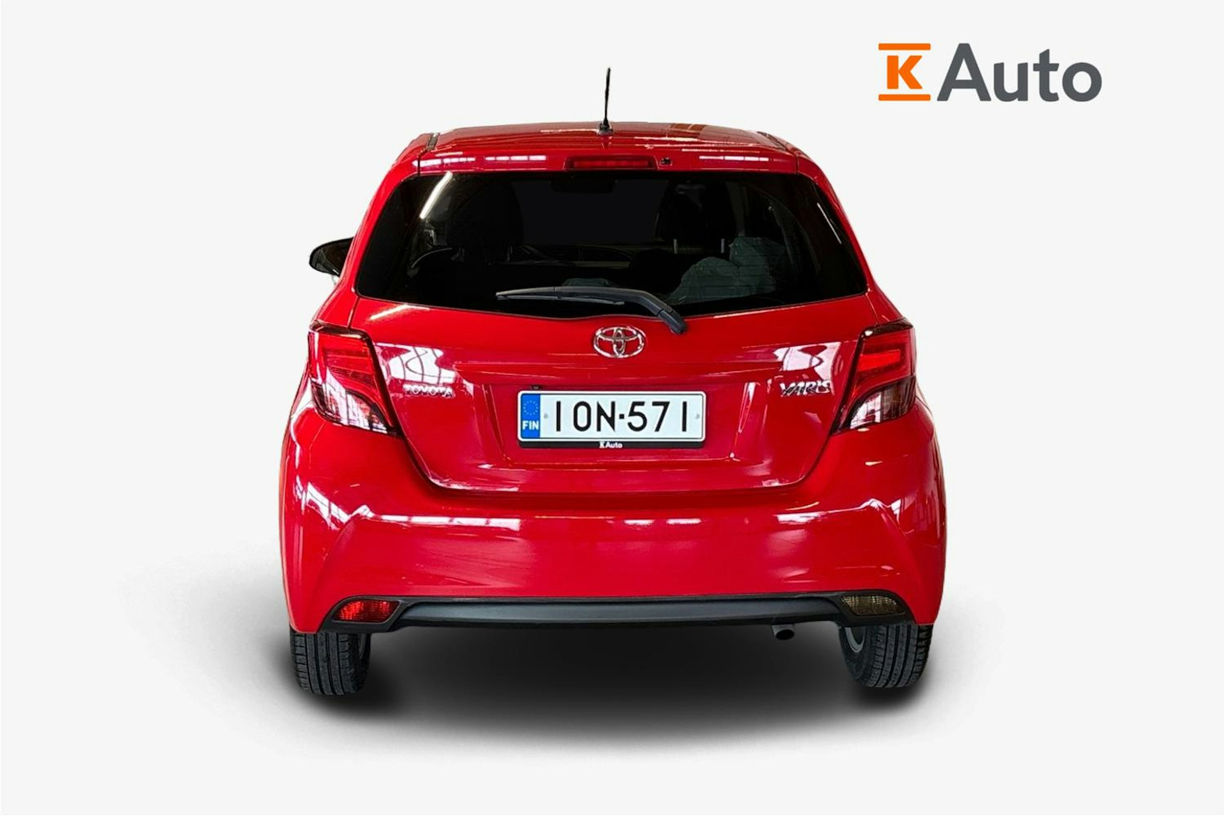 punainen Toyota Yaris 2016 kuva 3.