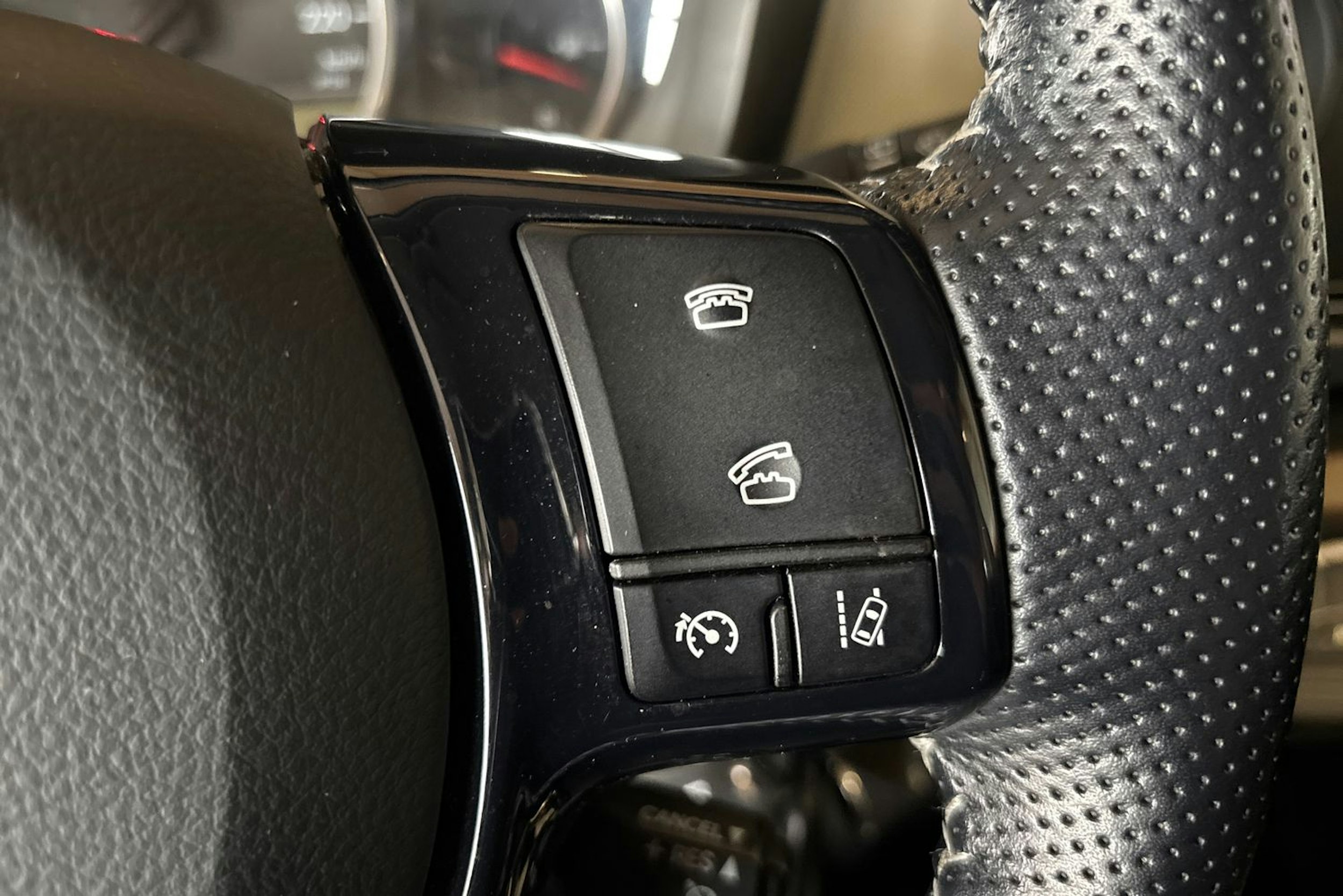 punainen Toyota Yaris 2016 kuva 16.