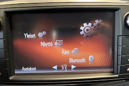 punainen Toyota Yaris 2016 kuva 19.
