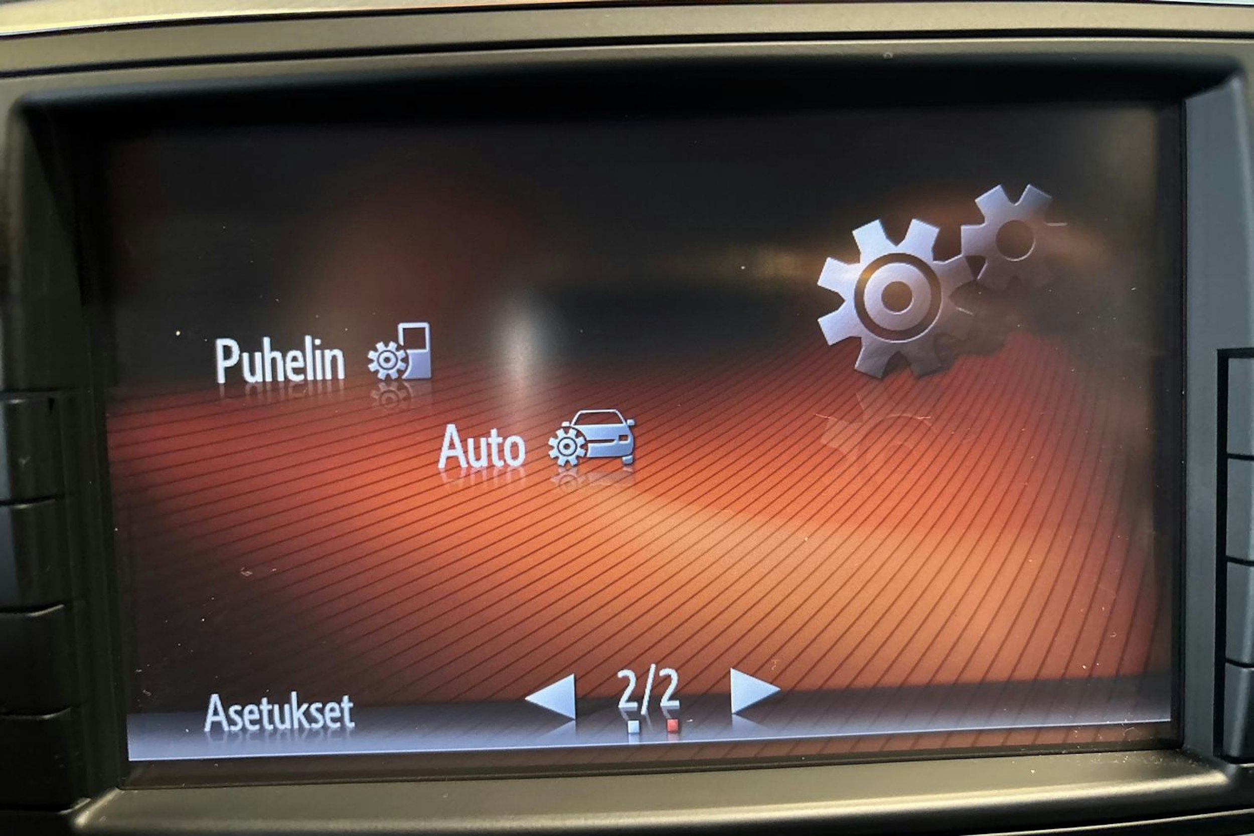 punainen Toyota Yaris 2016 kuva 20.