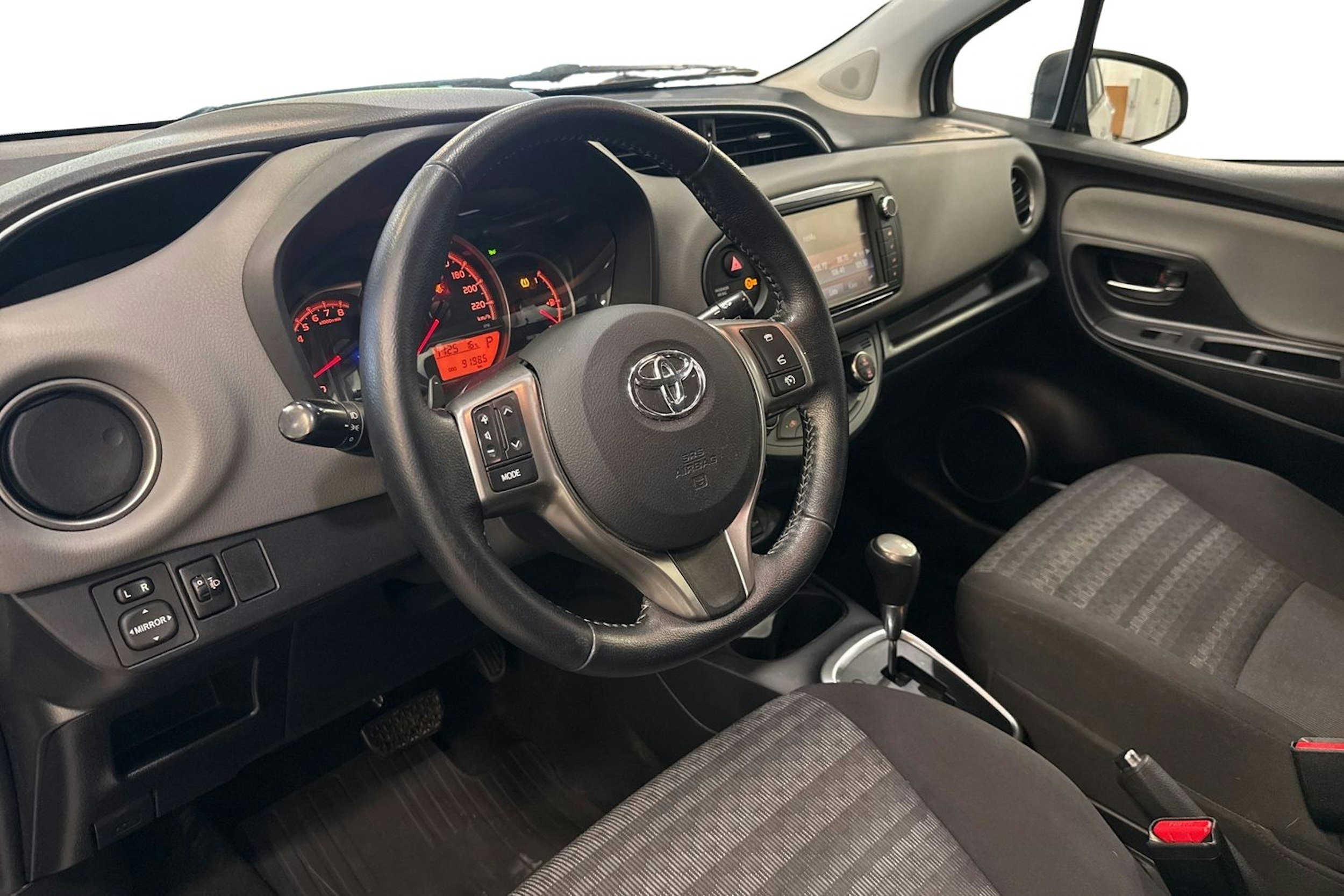 Hopea Toyota Yaris 2016 kuva 7.