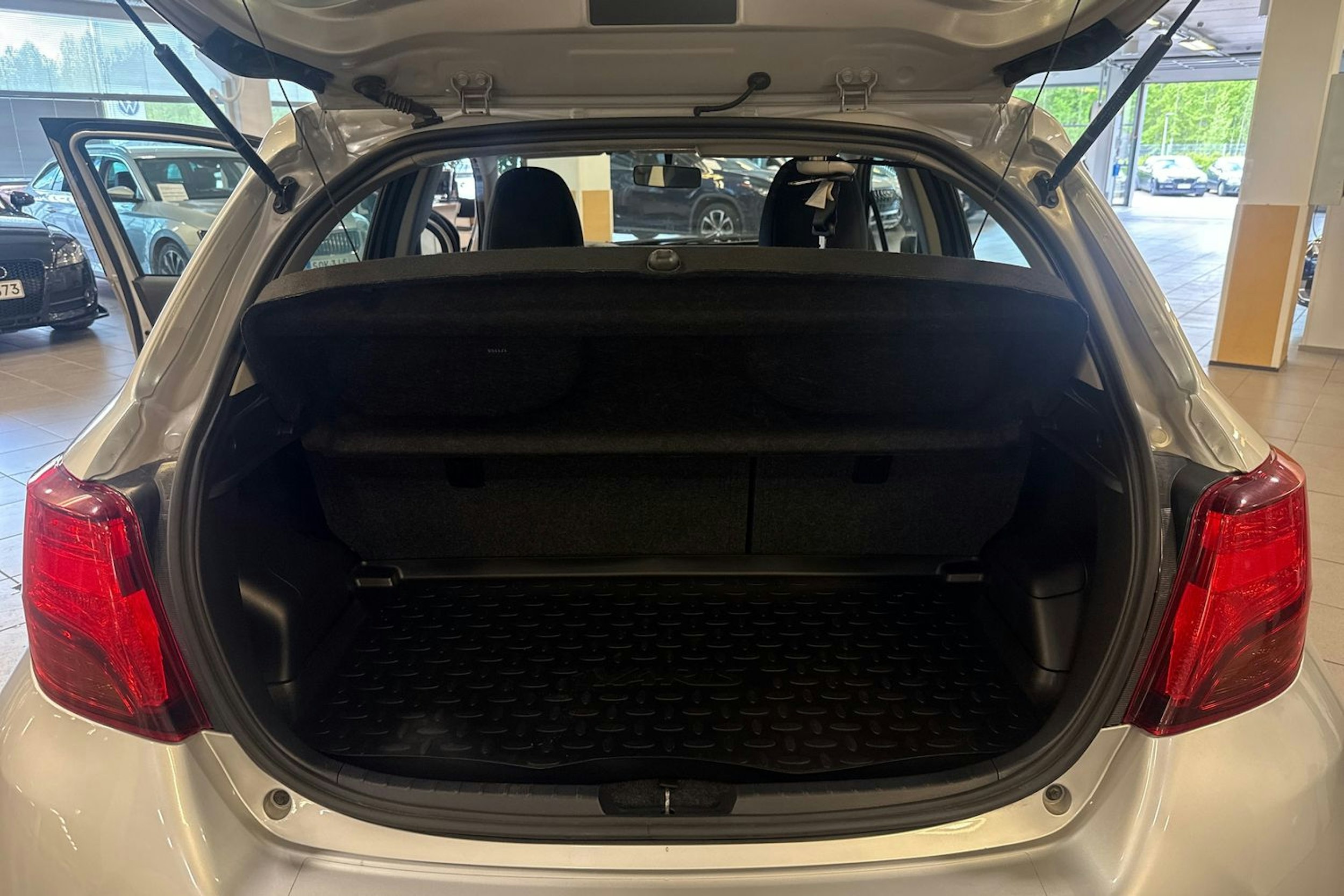 Hopea Toyota Yaris 2016 kuva 14.
