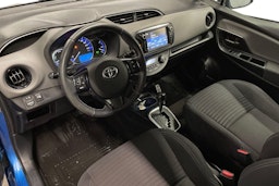 Sininen Toyota Yaris 2016 kuva 7.