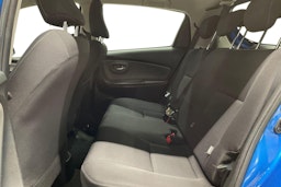 Sininen Toyota Yaris 2016 kuva 10.