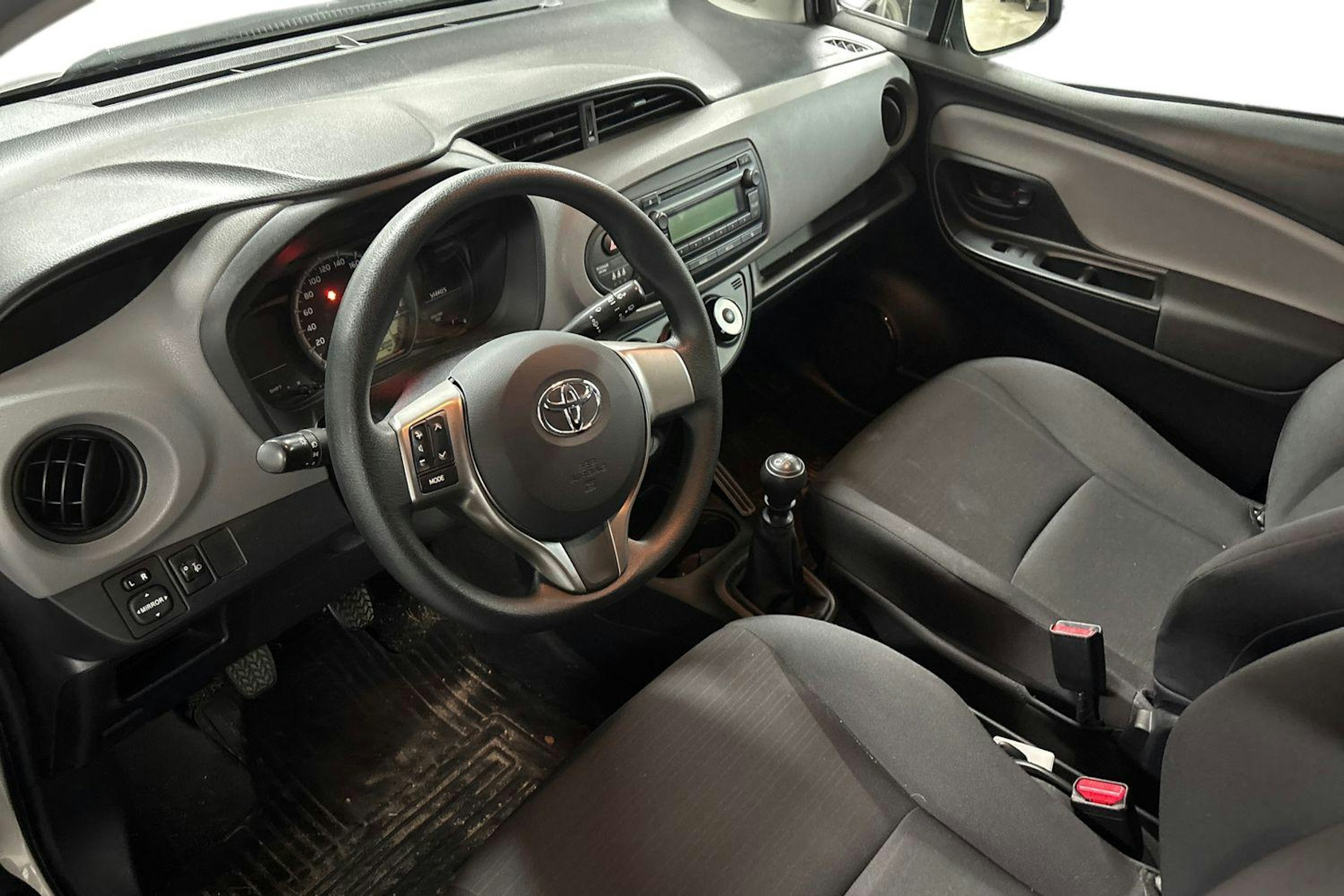 hopea Toyota Yaris 2016 kuva 3.