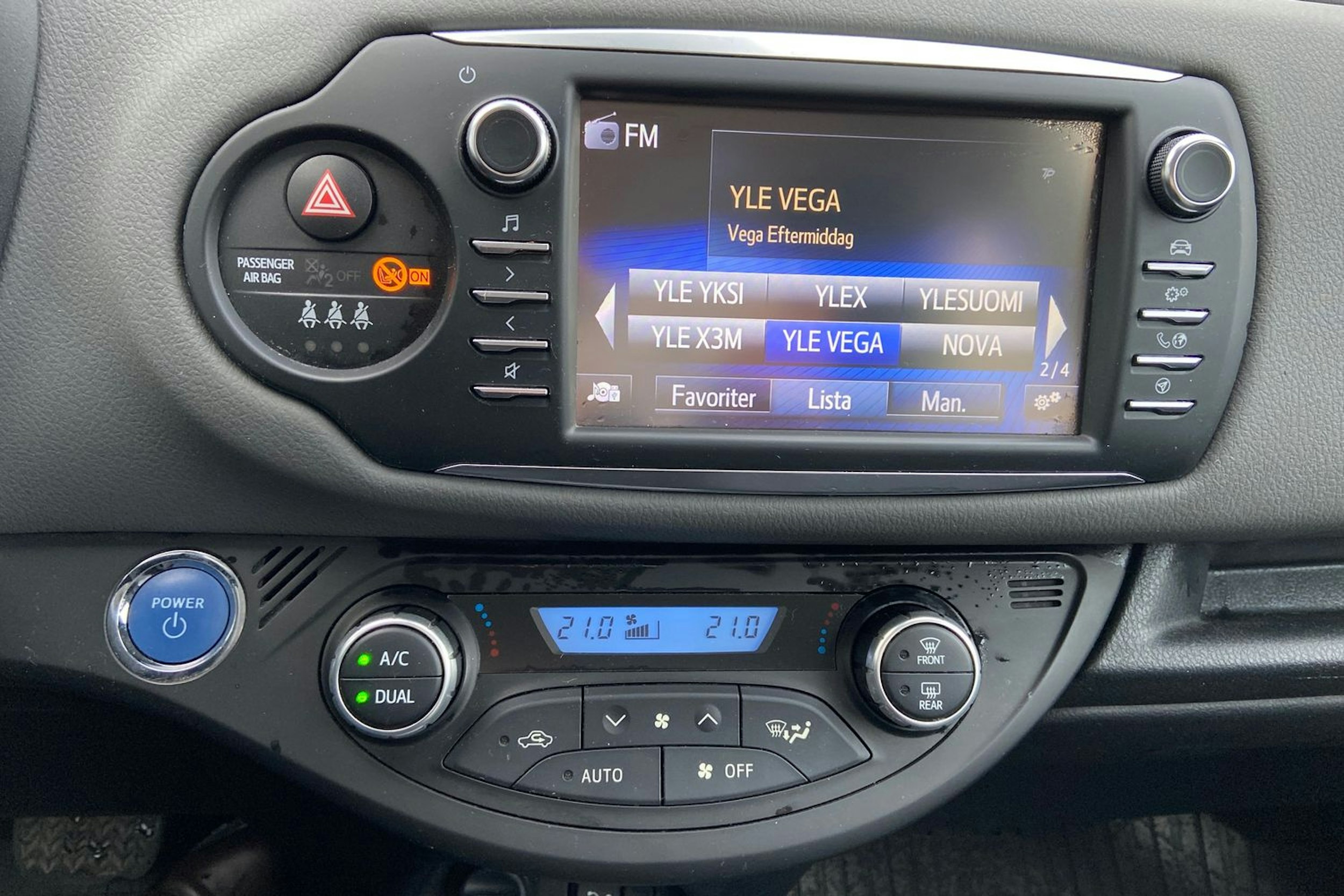 harmaa Toyota Yaris 2017 kuva 16.