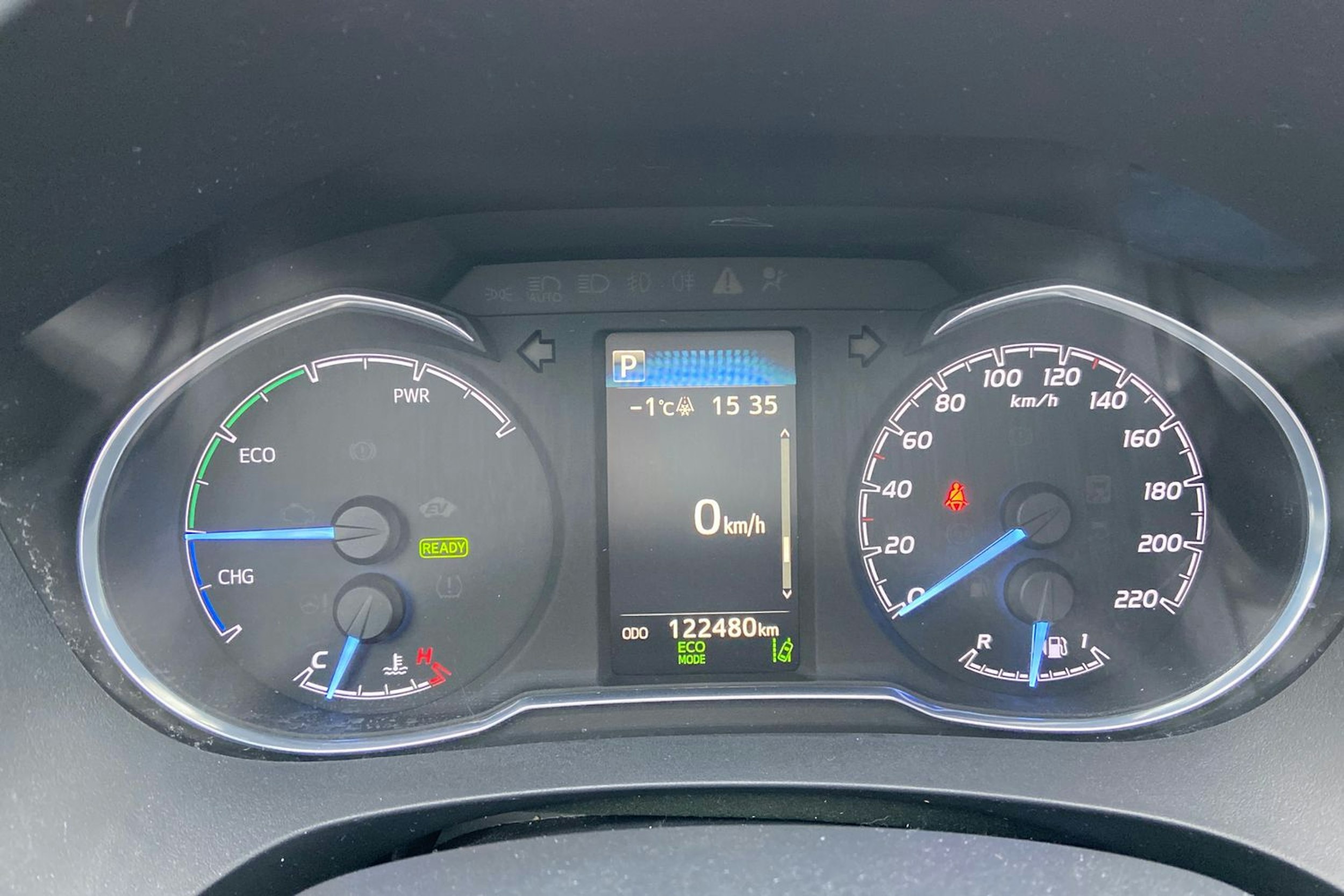 harmaa Toyota Yaris 2017 kuva 17.