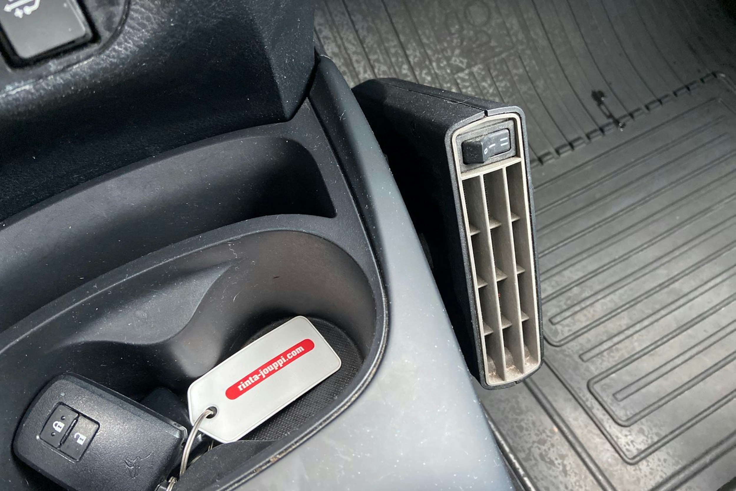 harmaa Toyota Yaris 2017 kuva 18.