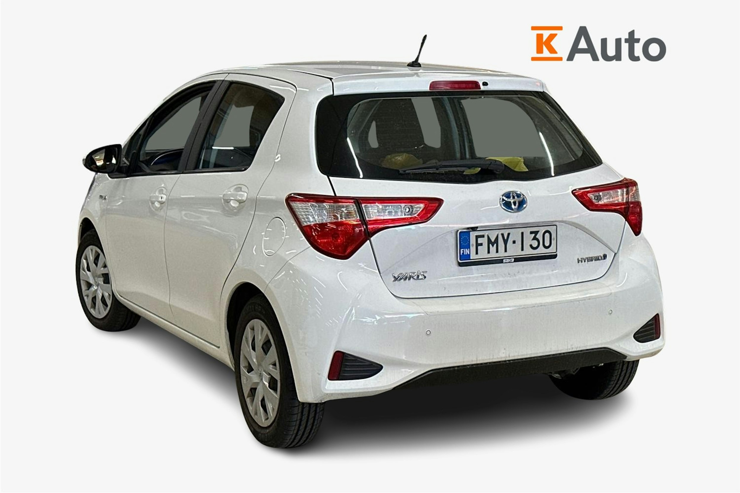 valkoinen Toyota Yaris 2017 kuva 2.