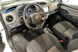 valkoinen Toyota Yaris 2017 kuva 3.