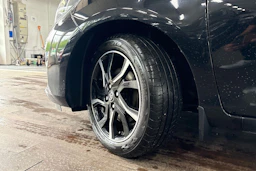 musta Toyota Yaris 2017 kuva 13.