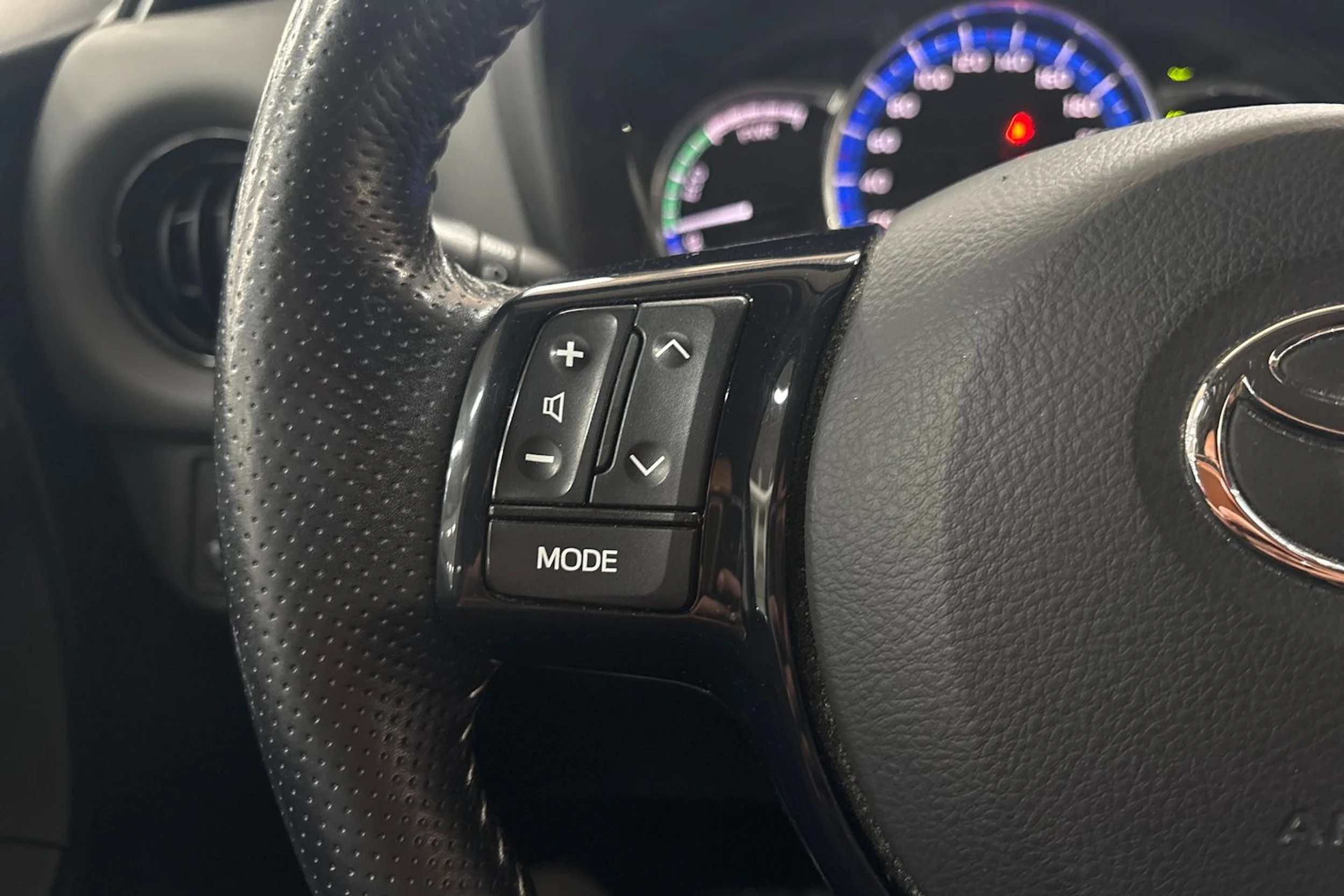 musta Toyota Yaris 2017 kuva 17.