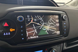 musta Toyota Yaris 2017 kuva 21.
