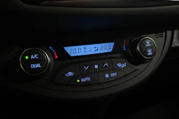 musta Toyota Yaris 2017 kuva 23.