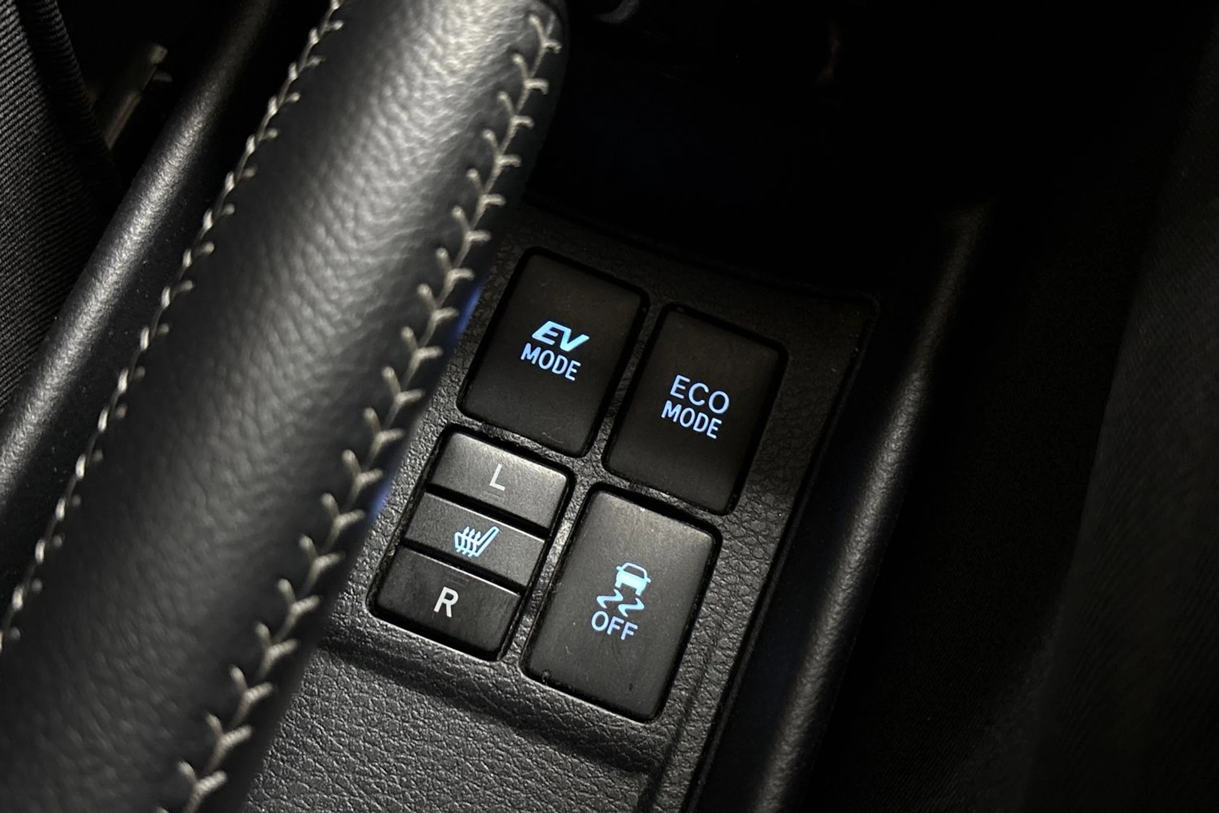 musta Toyota Yaris 2017 kuva 25.