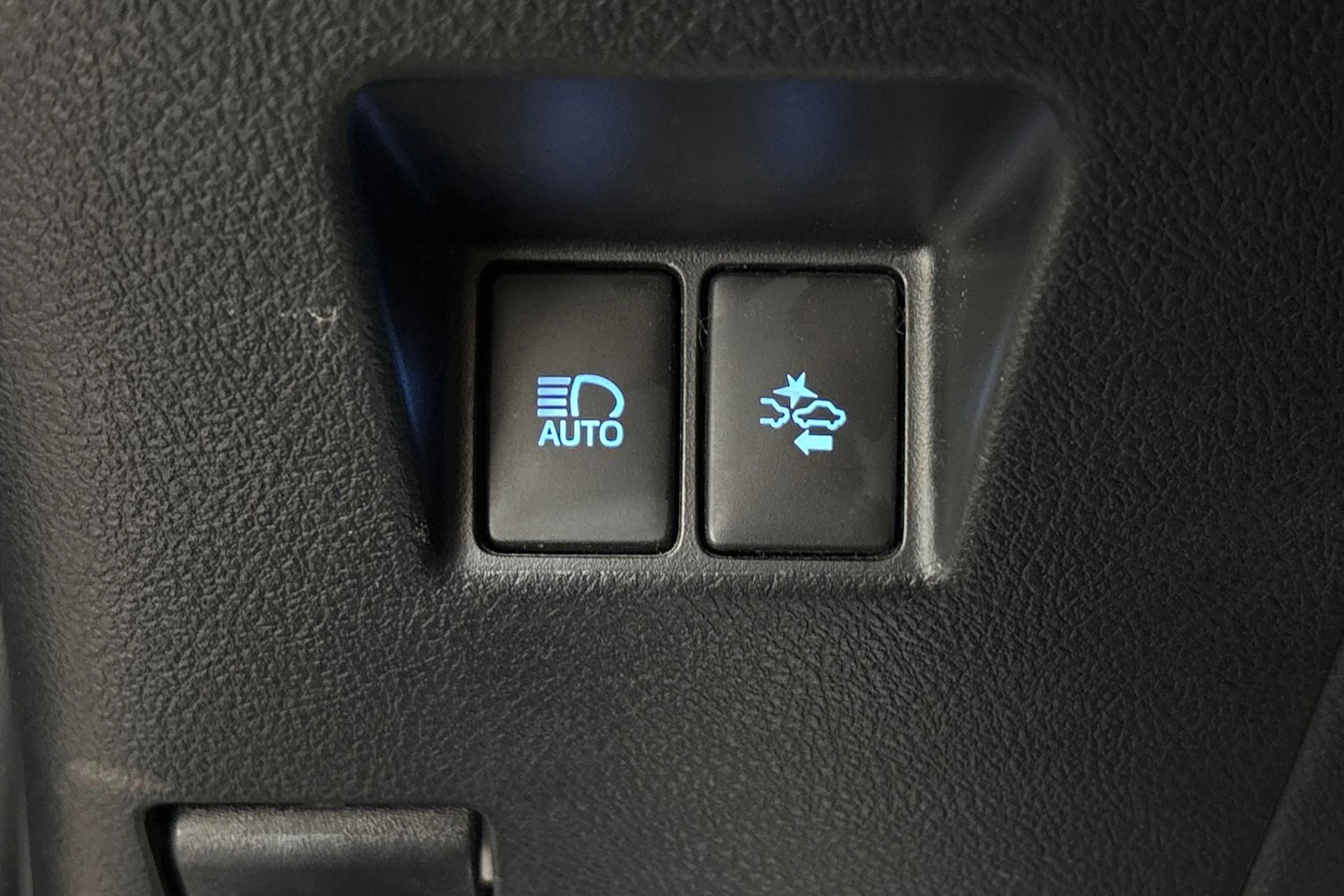 musta Toyota Yaris 2017 kuva 27.