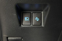 musta Toyota Yaris 2017 kuva 27.