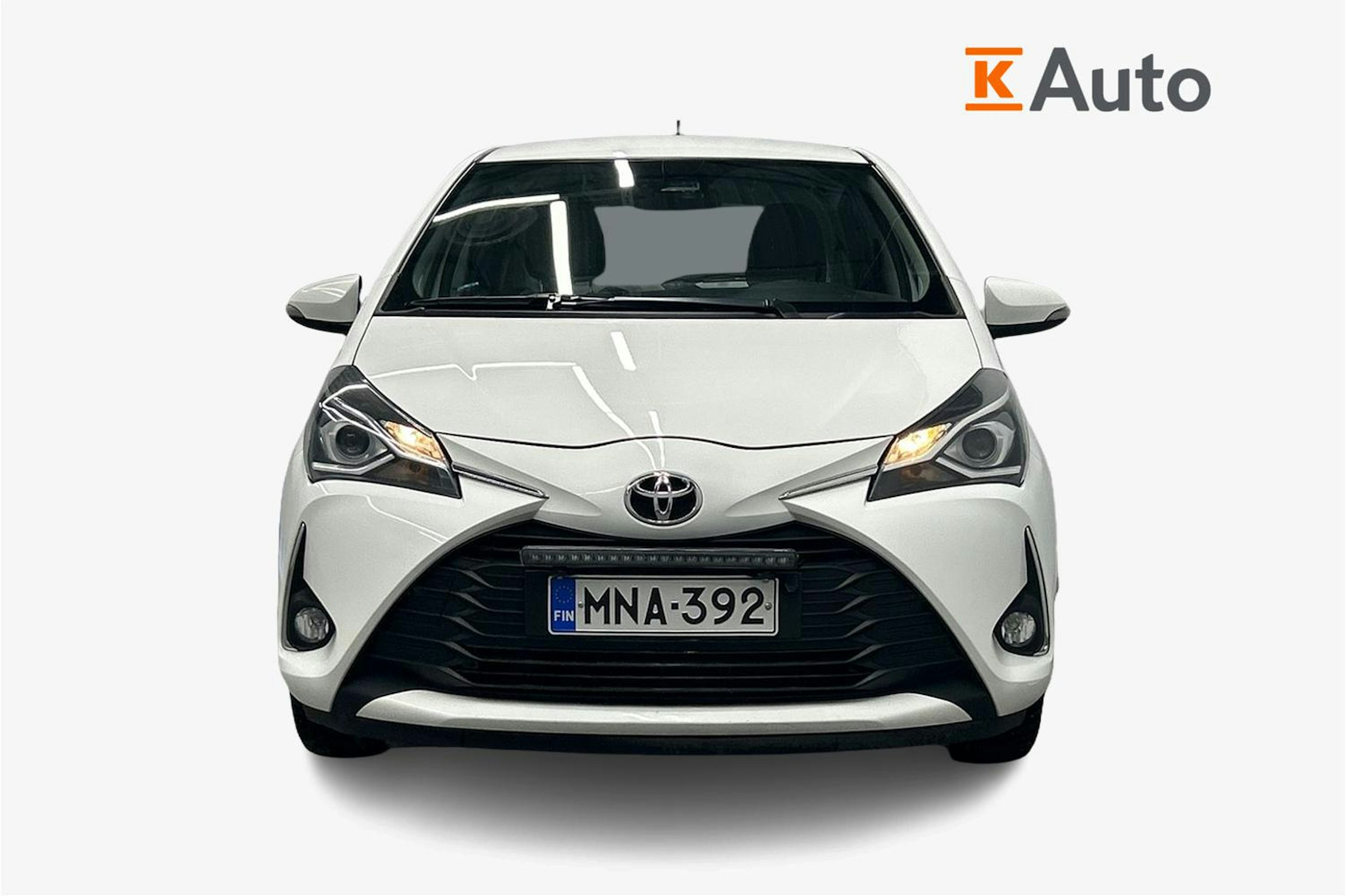 valkoinen Toyota Yaris 2017 kuva 4.