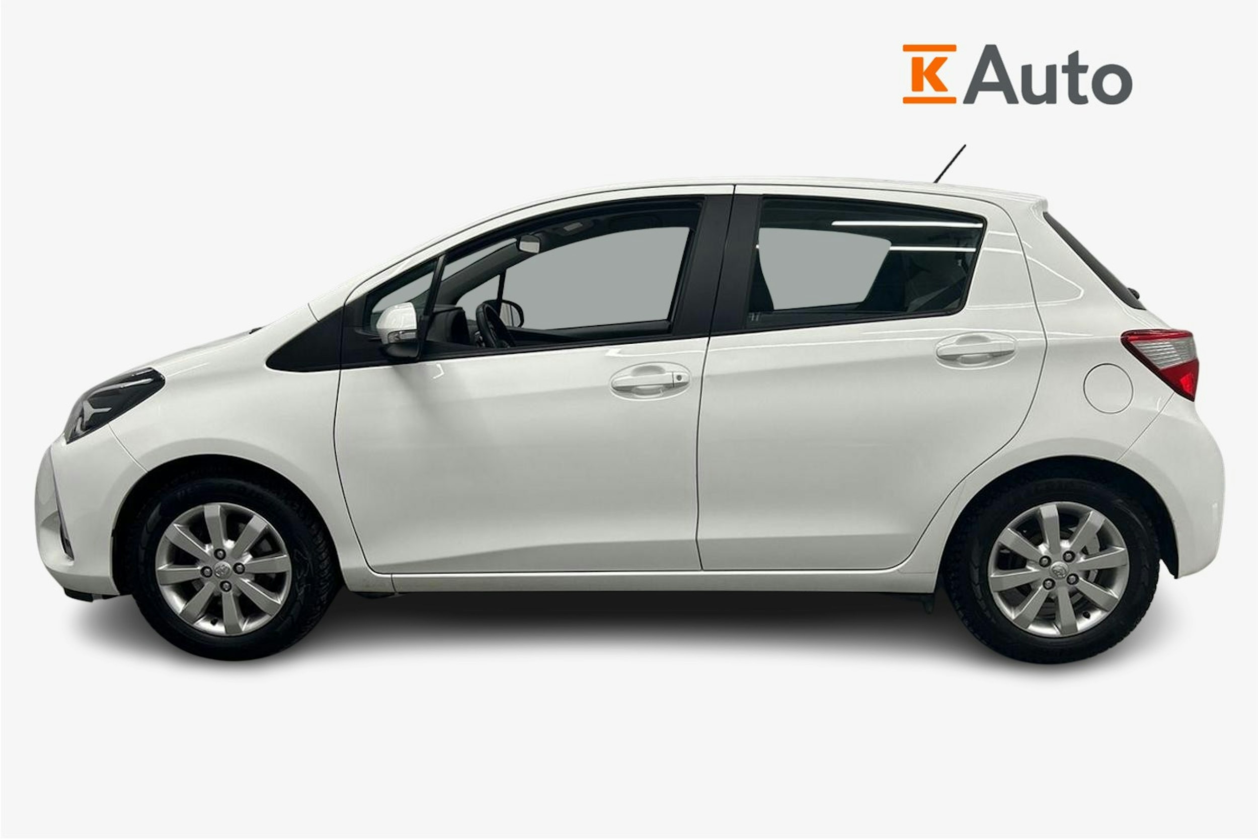 valkoinen Toyota Yaris 2017 kuva 5.