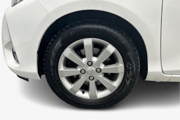 valkoinen Toyota Yaris 2017 kuva 9.