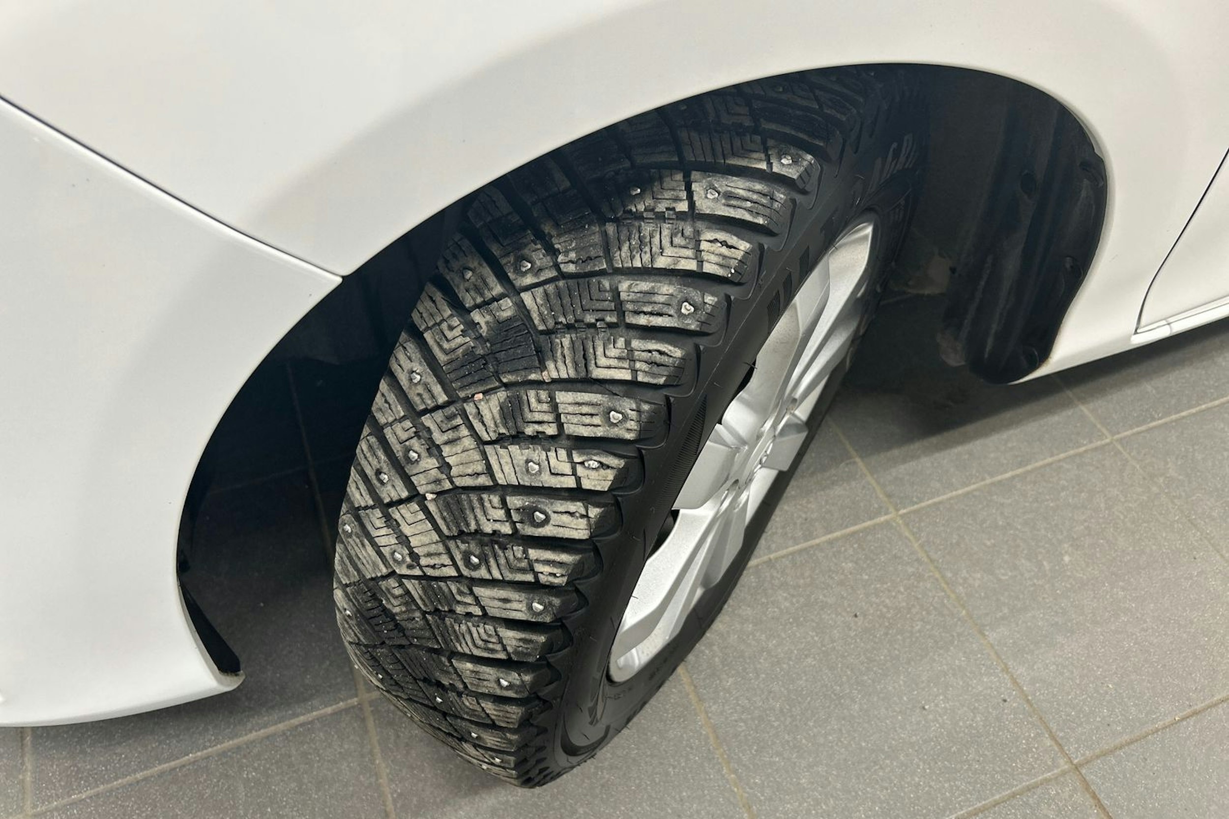 valkoinen Toyota Yaris 2017 kuva 10.