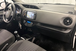 valkoinen Toyota Yaris 2017 kuva 12.