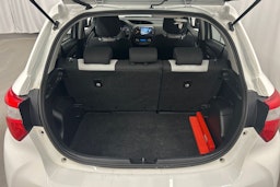 valkoinen Toyota Yaris 2017 kuva 13.