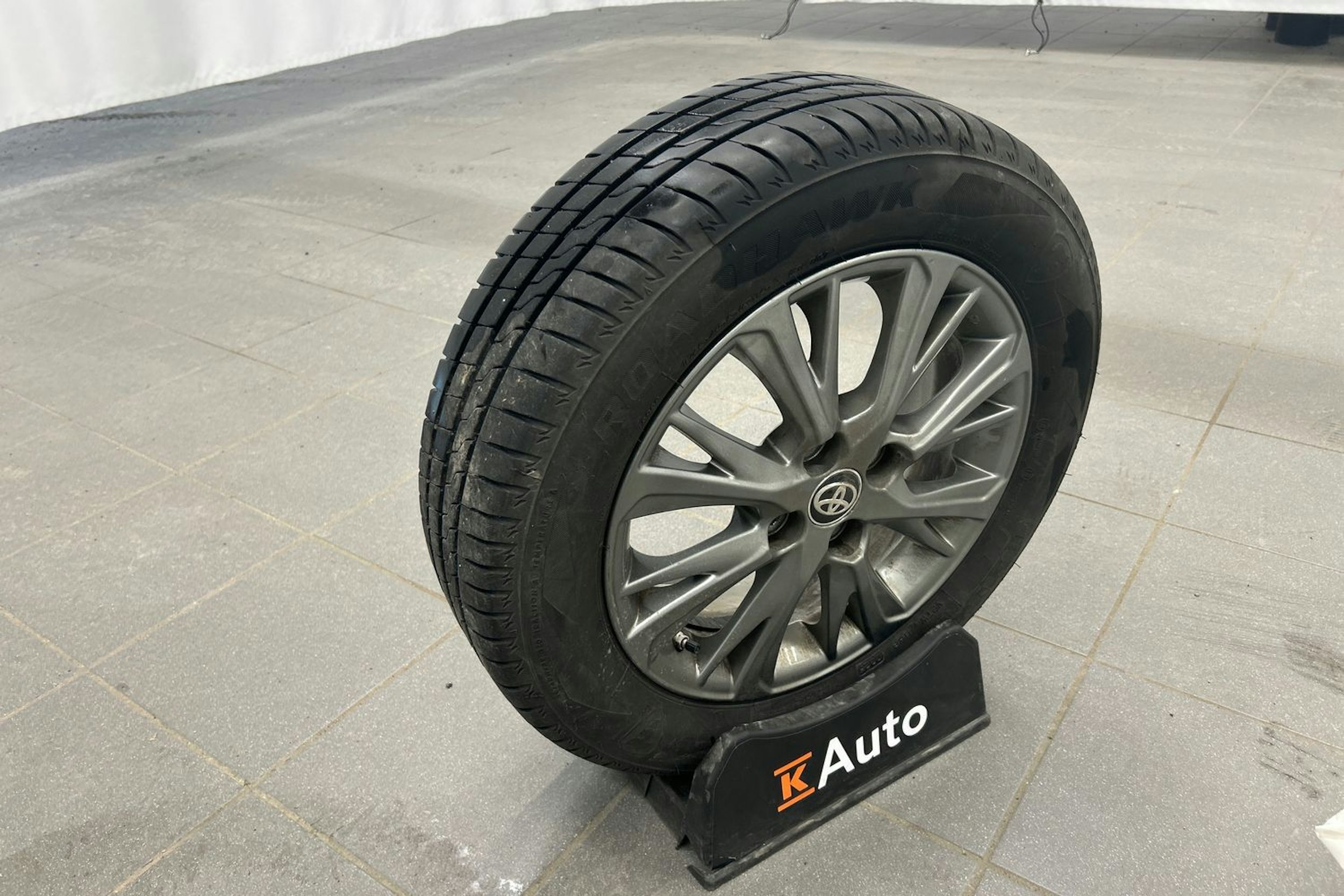 valkoinen Toyota Yaris 2017 kuva 14.