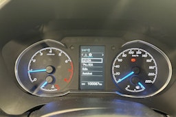 valkoinen Toyota Yaris 2017 kuva 15.