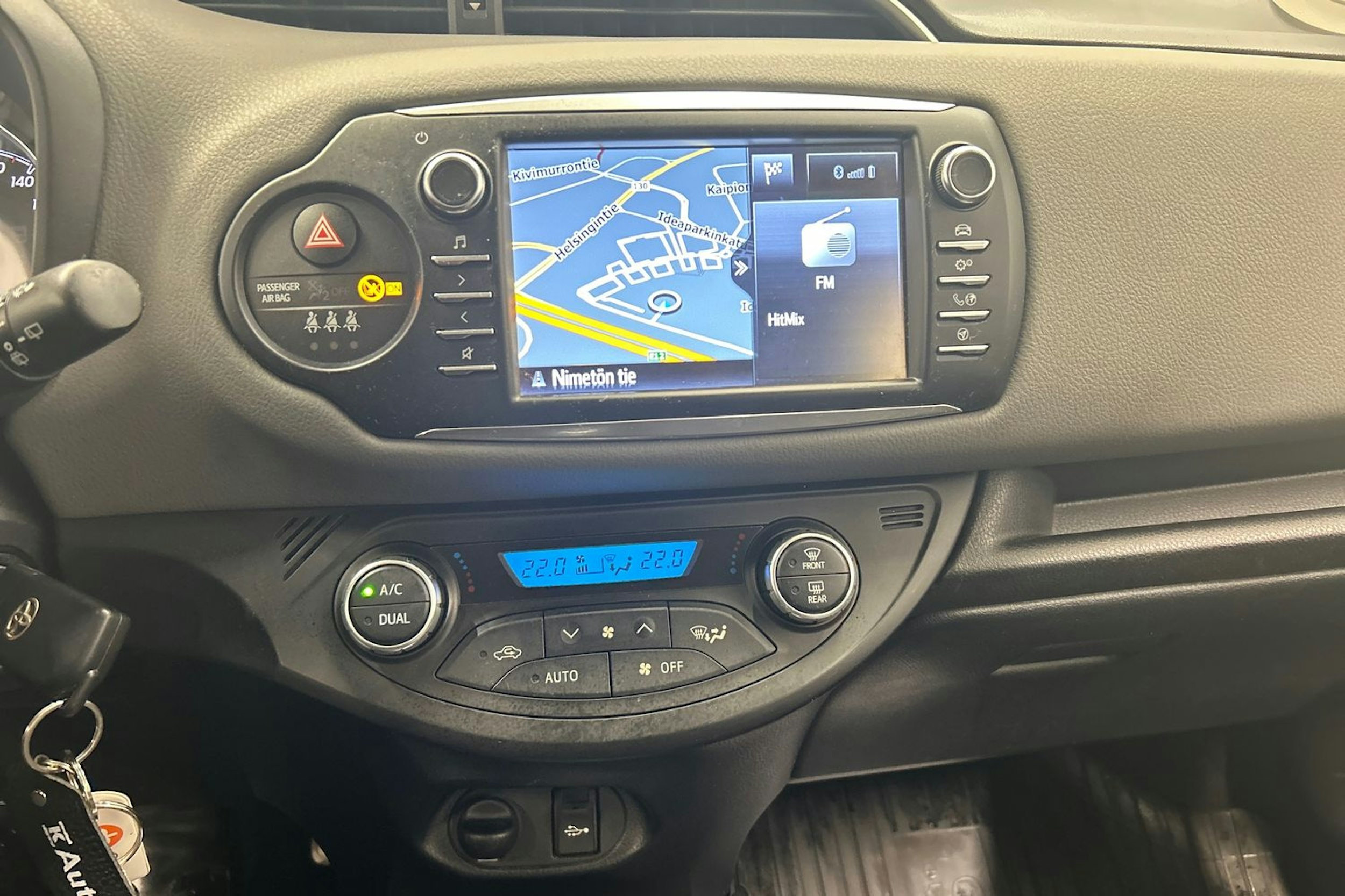 valkoinen Toyota Yaris 2017 kuva 19.