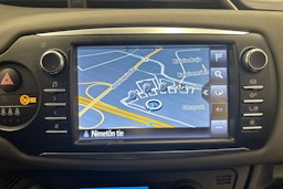 valkoinen Toyota Yaris 2017 kuva 20.