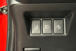 Punainen Toyota Yaris 2017 kuva 17.