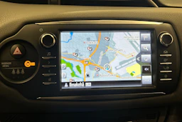 Punainen Toyota Yaris 2017 kuva 19.
