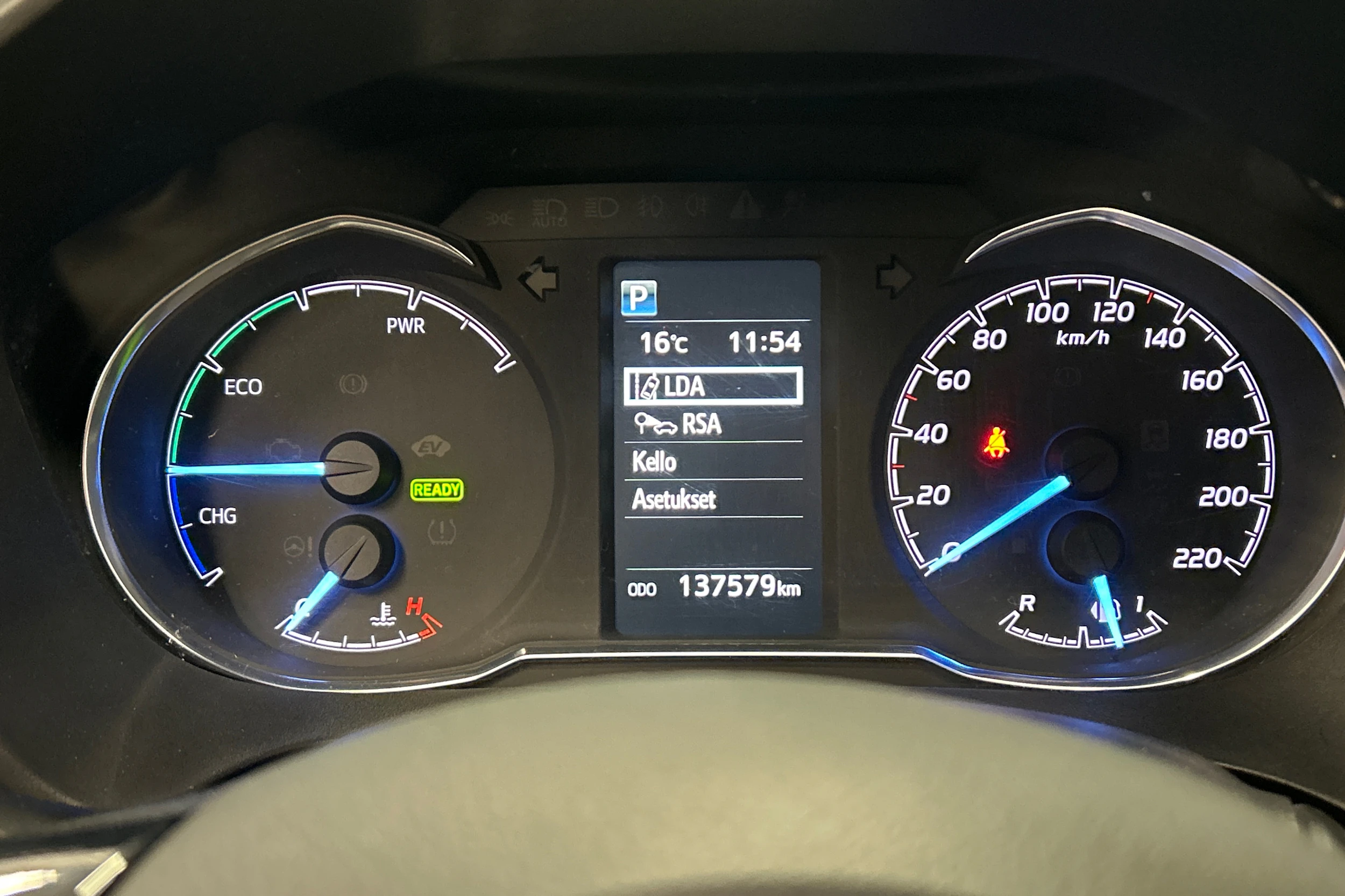 Punainen Toyota Yaris 2017 kuva 20.