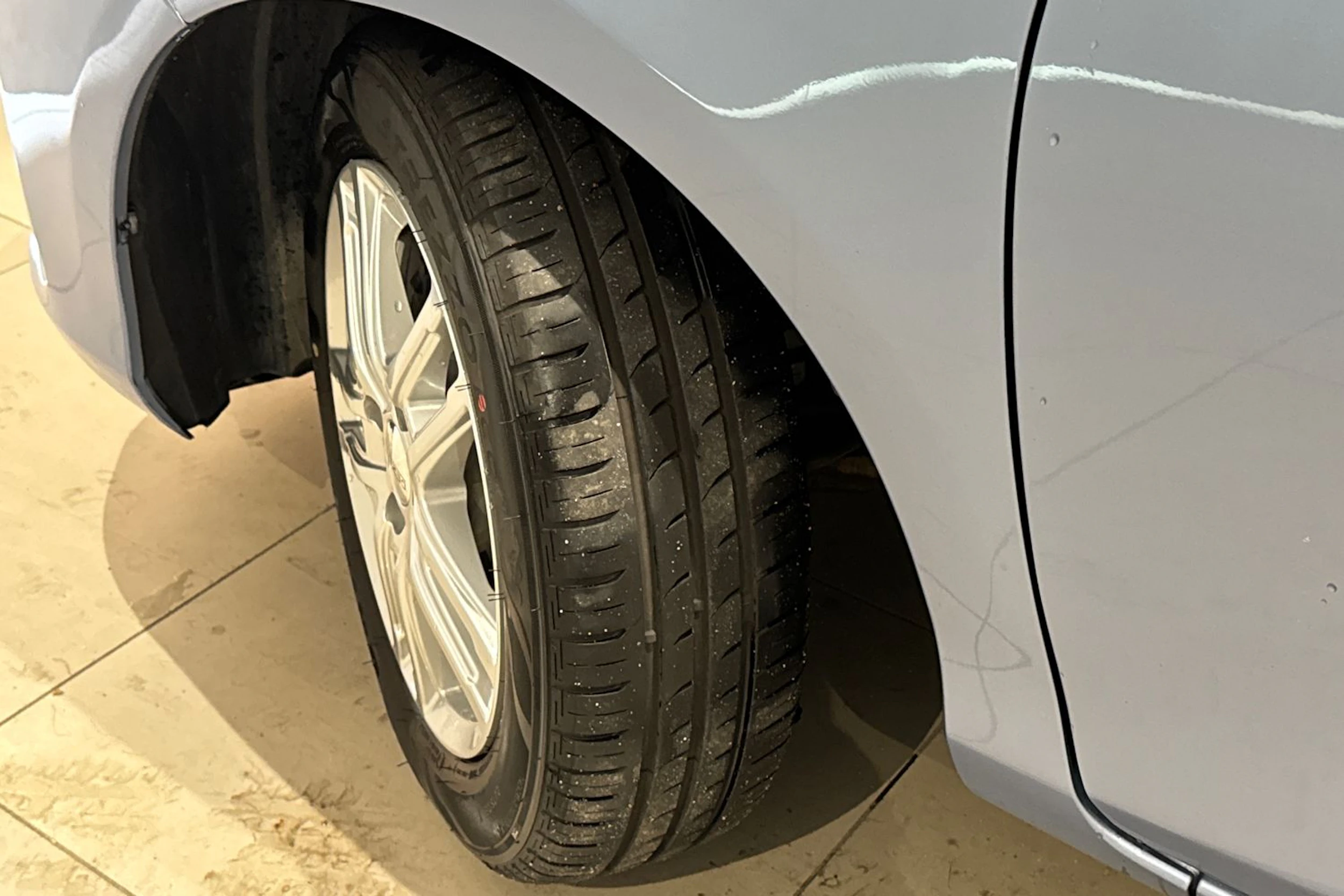 sininen Toyota Yaris 2017 kuva 10.