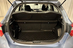 sininen Toyota Yaris 2017 kuva 12.