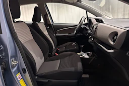 sininen Toyota Yaris 2017 kuva 13.