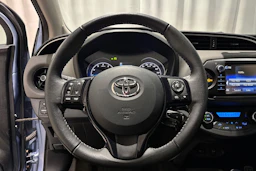 sininen Toyota Yaris 2017 kuva 15.