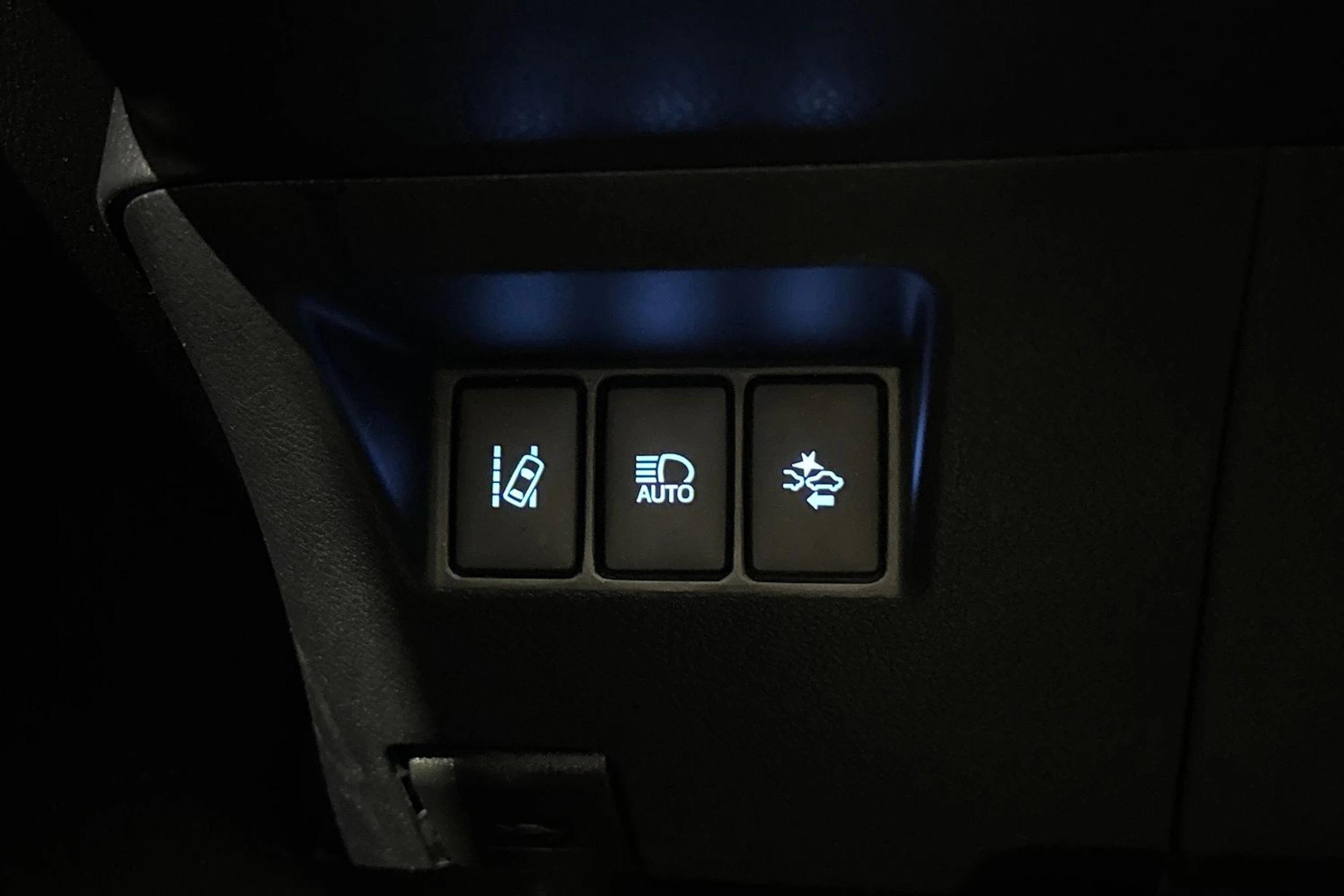 sininen Toyota Yaris 2017 kuva 16.
