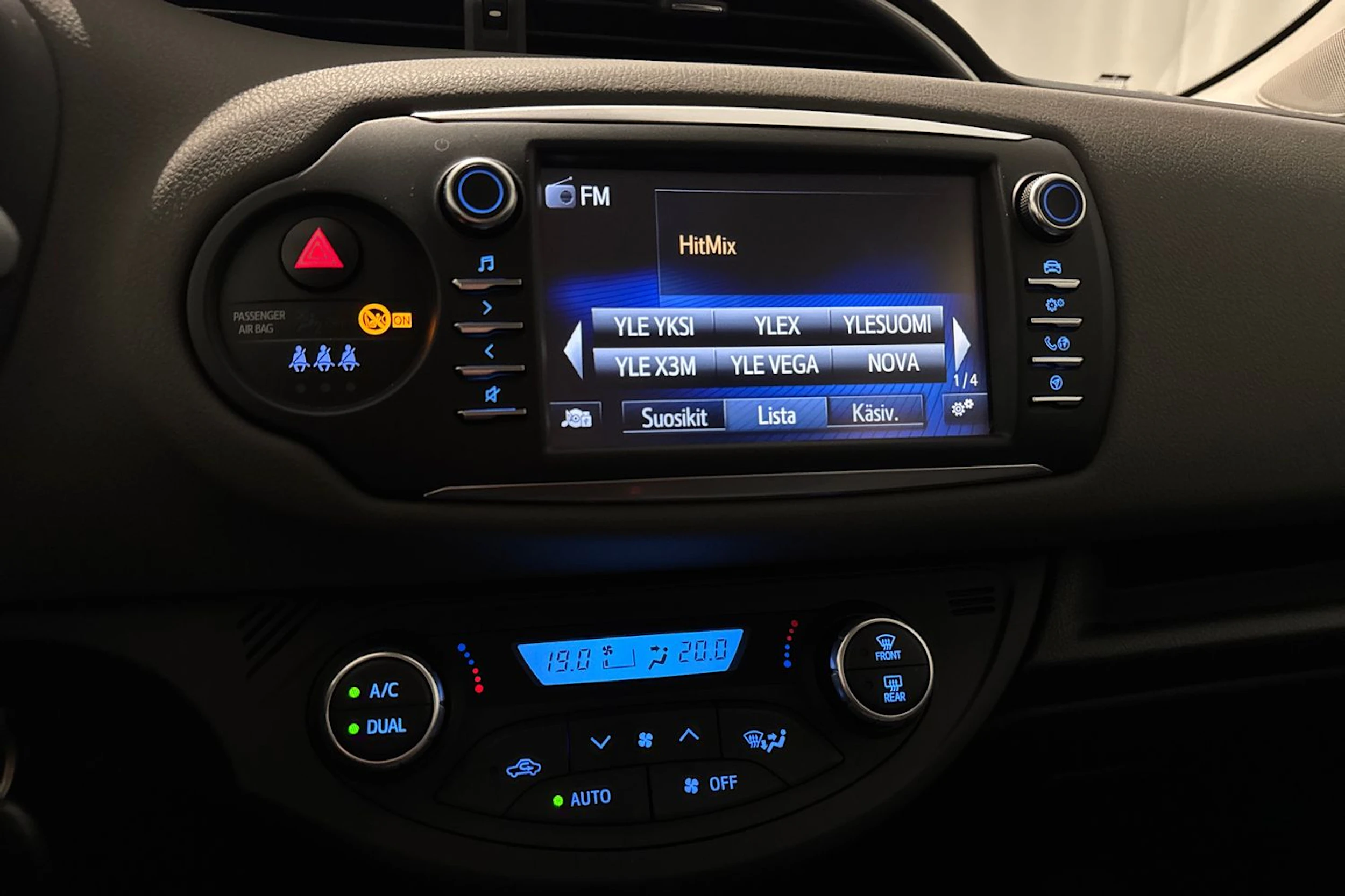 sininen Toyota Yaris 2017 kuva 18.