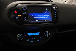 sininen Toyota Yaris 2017 kuva 20.